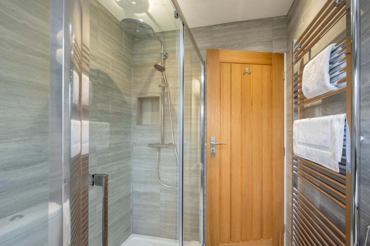 The Oaklands - Luxury Spacious 6-Bed, Near Solihull, Birmingham City, Jlr, Nec, Airport, Resorts World, Hs2 Екстер'єр фото